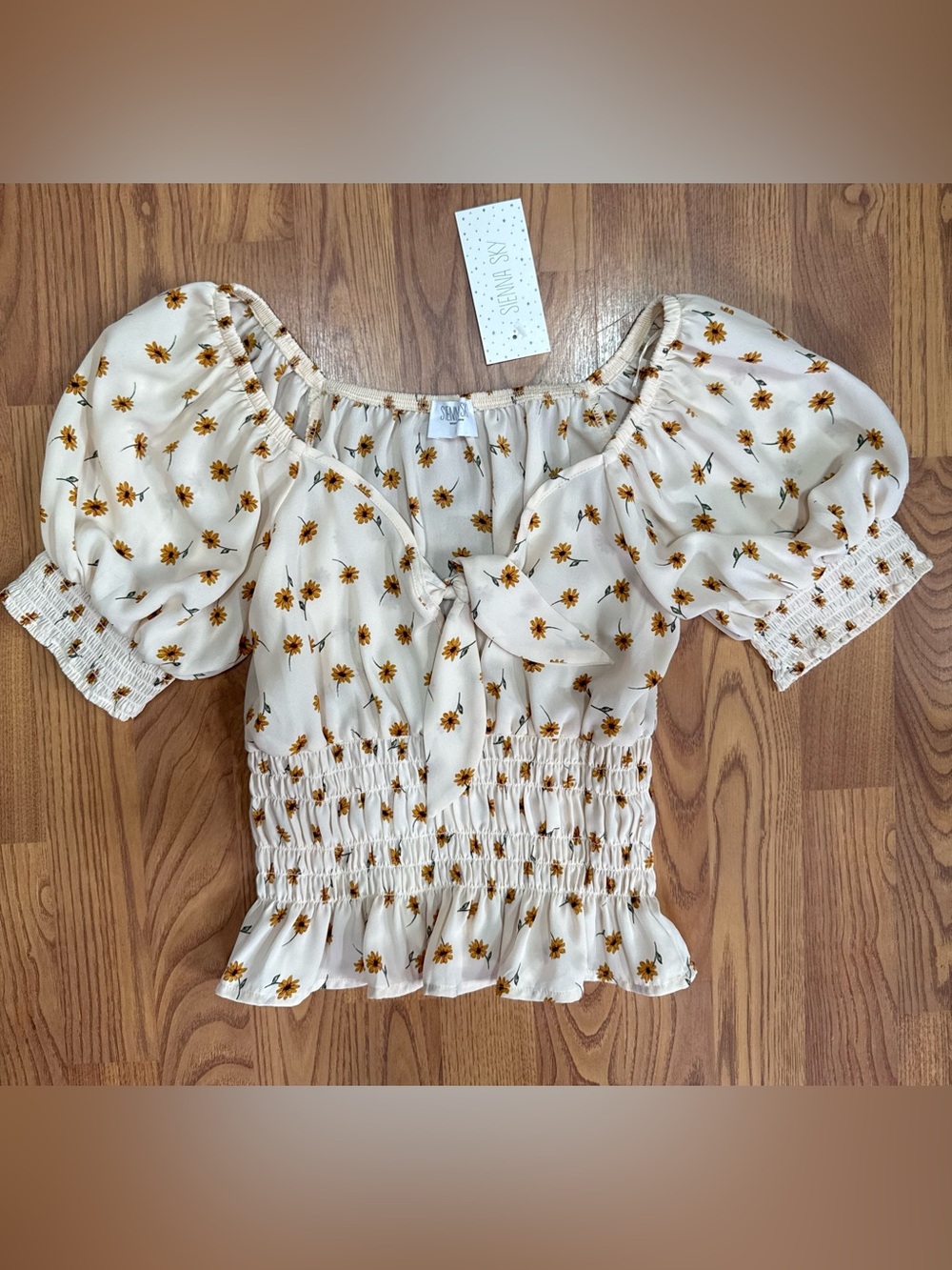 ❤️ Sienna Sky Small Women’s Cream Sunflower Floral Smocked Top Blouse (B17)